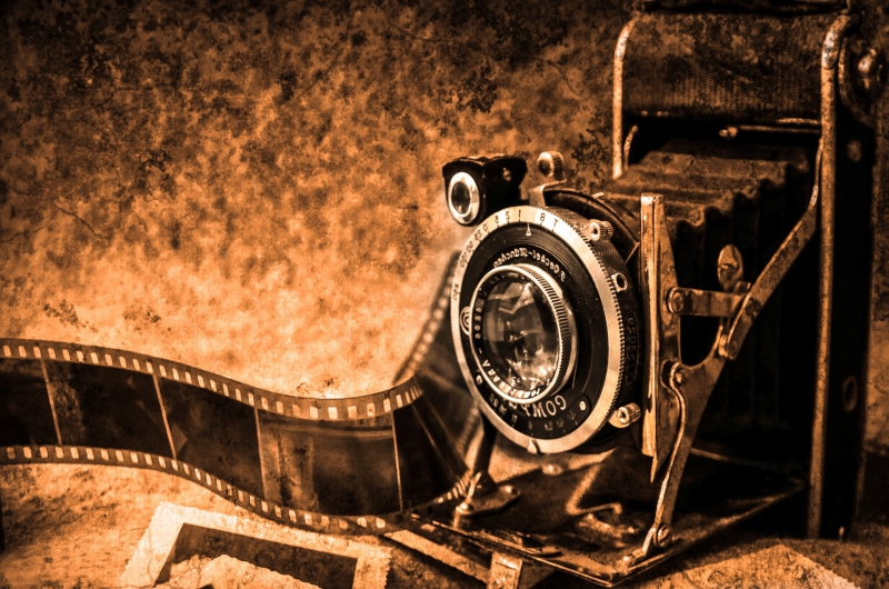 photographe-VALLAURIS-min_light-wood-night-camera-photography-vintage-1245236-pxhere.com